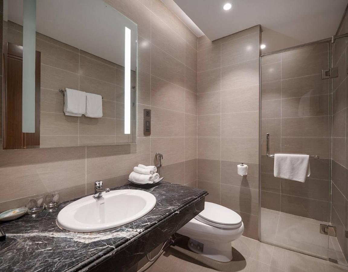 Luxury Apartment - Rooftop Swimming Pool - Beach Front - Hinata Apartment Da Nang Exterior foto