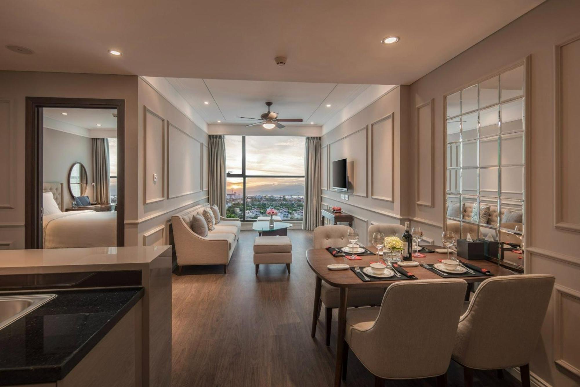 Luxury Apartment - Rooftop Swimming Pool - Beach Front - Hinata Apartment Da Nang Exterior foto