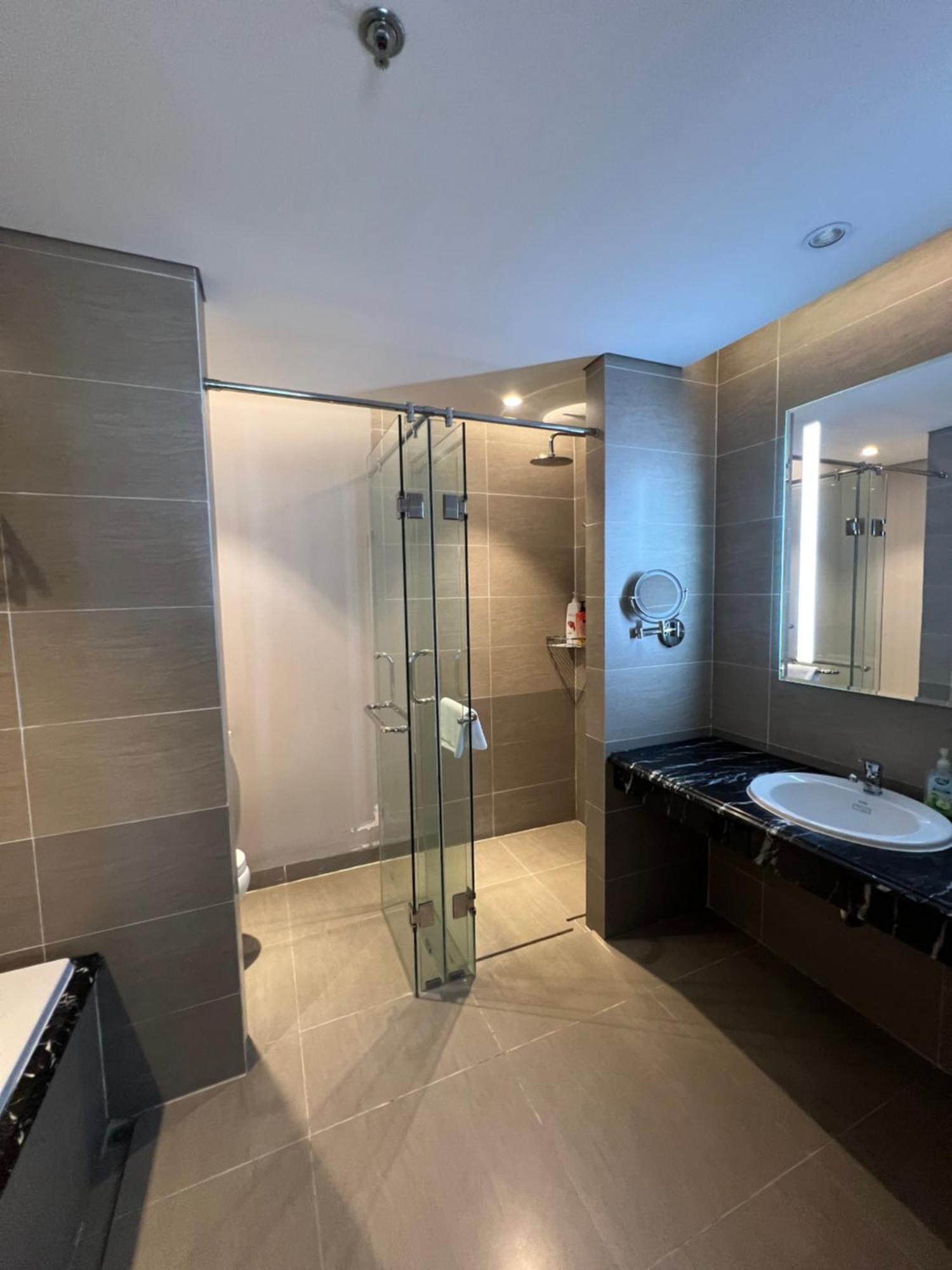 Luxury Apartment - Rooftop Swimming Pool - Beach Front - Hinata Apartment Da Nang Exterior foto